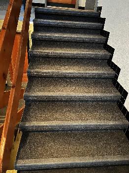 tapis-dans-l-immeuble-solalp : 1512x2016